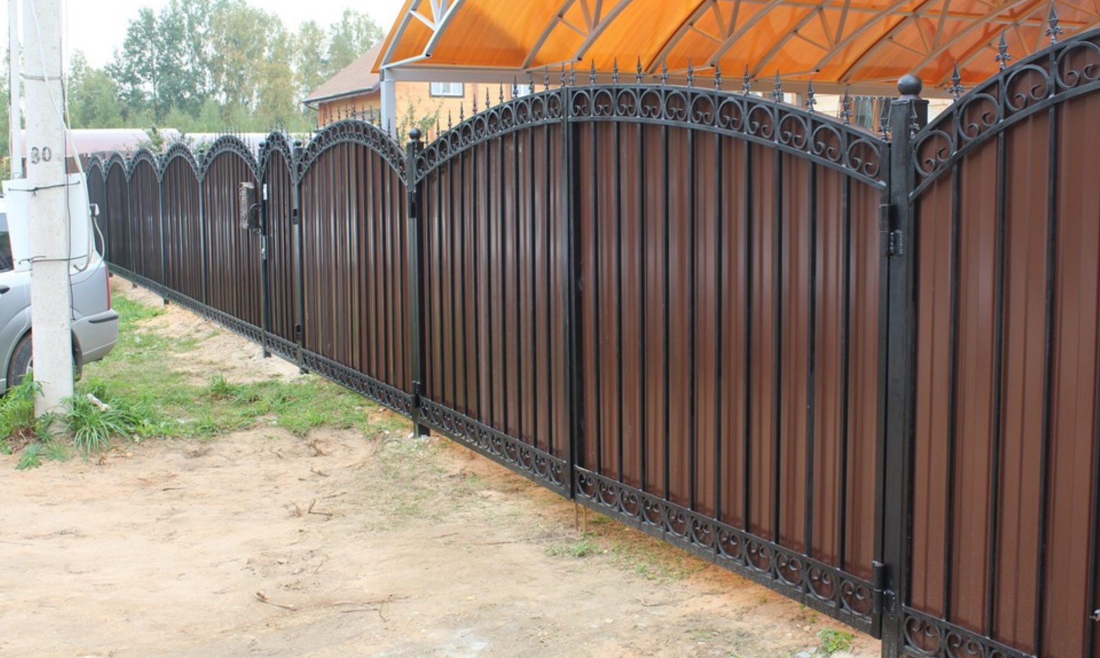 Забор из профиля металлического дизайн фото